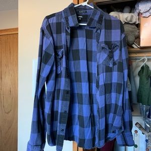 ⭐️ flannel / plaid button up top